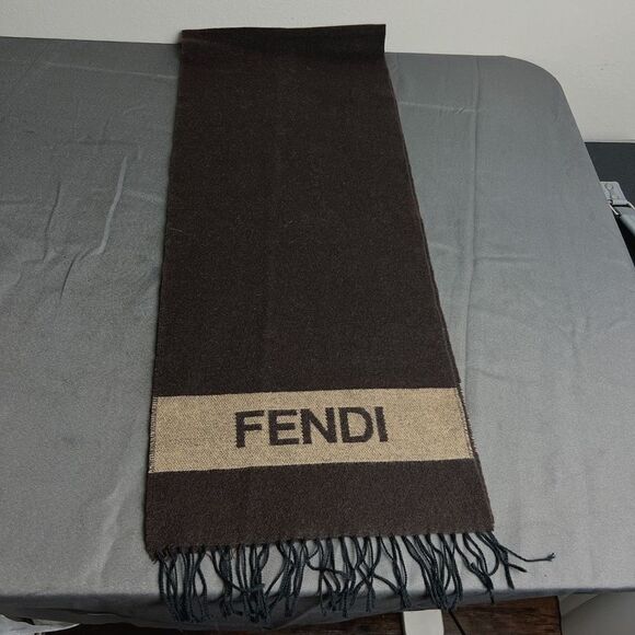 FENDI WOOL GRAPHIC SCARF